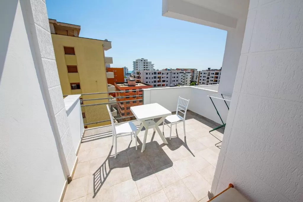 Miki 12 - STD TRPL 8.jpg